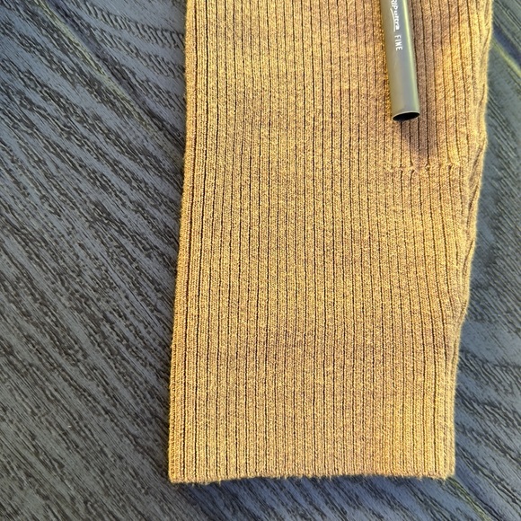 Max Studio Sweater - Picture 5 of 5